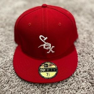 New Era White Sox Baseball Cap. Red  7 1/2 Great Condition. Worn once